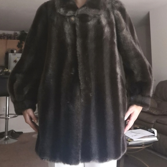 Faux fur coat by Blair - Picture 5 of 5